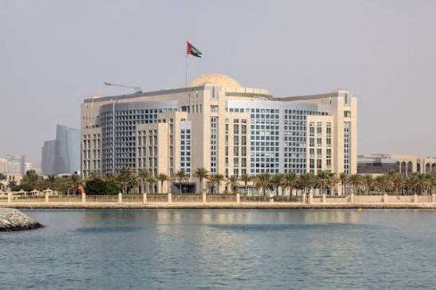 الإمارات تدين هجمات الحوثي على مطار الملك خالد بالرياض