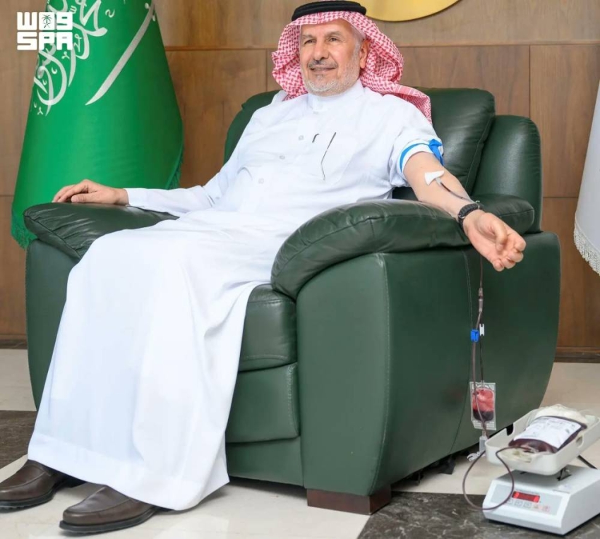 الدكتور الربيعة ومنسوبو مركز الملك سلمان للإغاثة يشاركون في الحملة الوطنية للتبرع بالدم