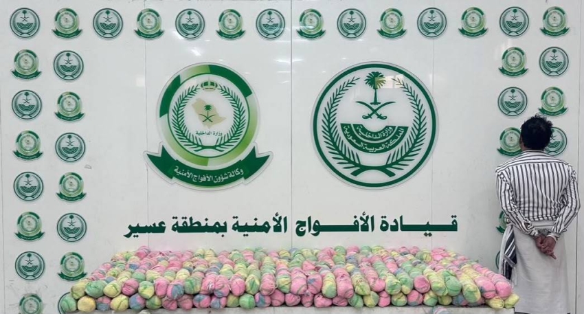الأفواج الأمنية بعسير تقبض على مواطن لترويجه (108) كيلوجرامات من القات المخدر