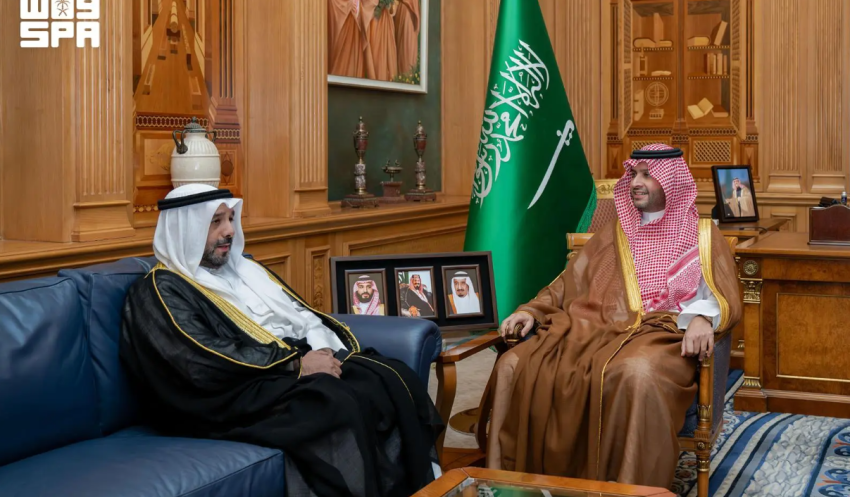 تركي بن محمد بن فهد وسفير دولة الكويت يستعرضان العلاقات الأخوية الراسخة بين البلدين الشقيقين