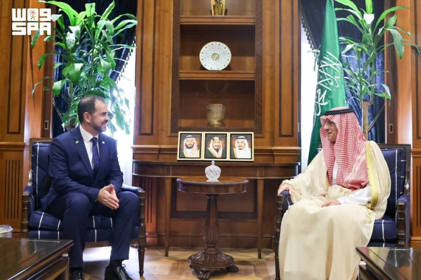 وزير الدولة للشؤون الخارجية يستقبل سفير إيرلندا لدى المملكة
