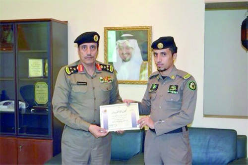 مدير مرور عسير يكرم البشري المدينة