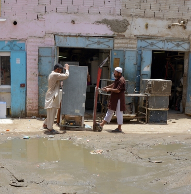 سبيل جدة شوارع مكسرة وإنارة غائبة وكيابل تهدد السكان بالخطر المدينة