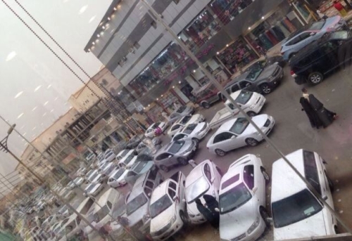 العيد يجبر أهالي صامطة على التسوق صباح ا المدينة