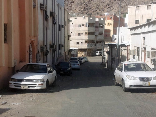 أهالي جبل النور يجددون مطالبهم بإعادة سفلتة الطرق الداخلية المدينة