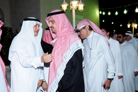 الأميران أحمد ومشعل بن ماجد يعزيان في عميد عائلة المرزوقي بجدة المدينة