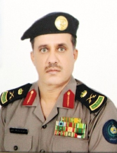 اللواء العتيبي يشكر المعزين في والده المدينة