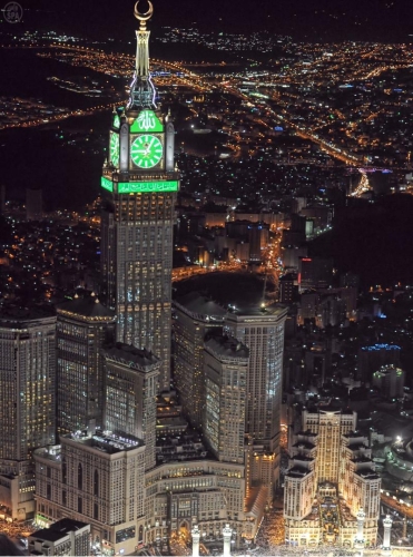 وقف الملك عبدالعزيز للحرمين أضخم المشروعات المعمارية في العالم المدينة